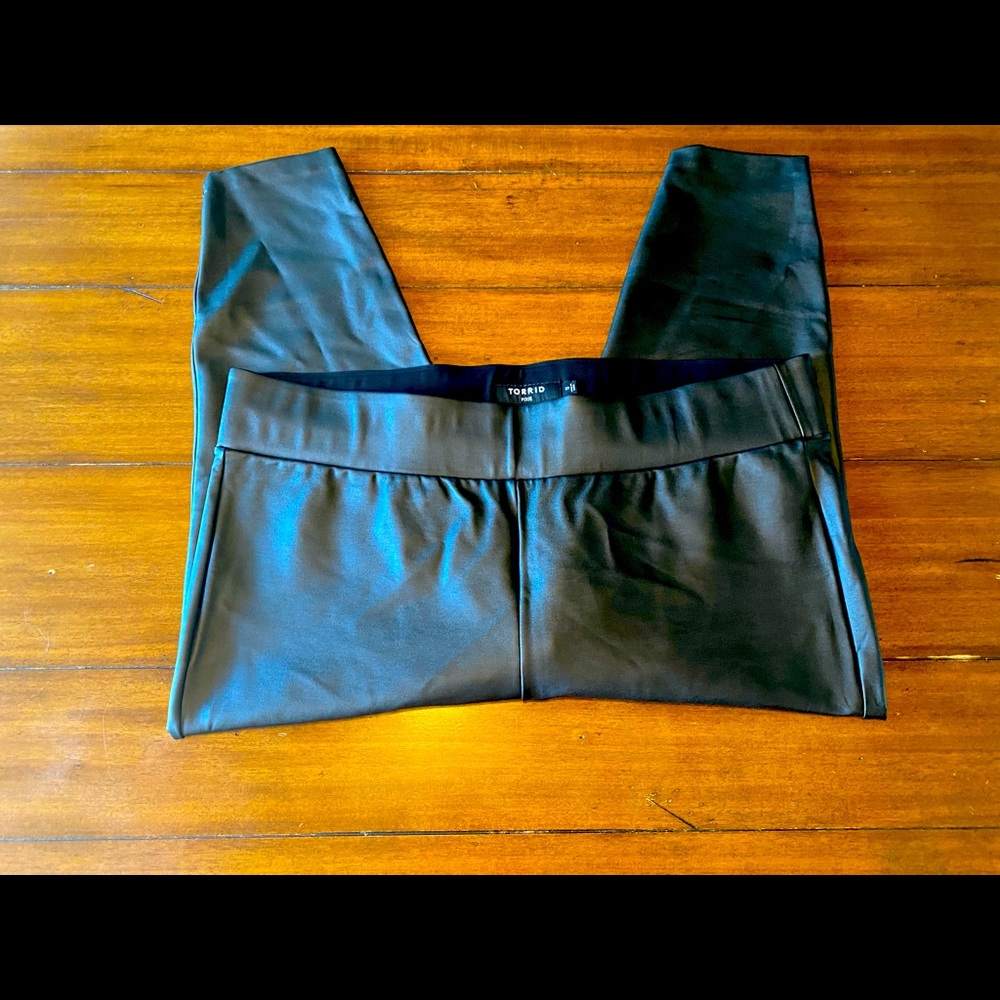 Torrid Leggings Black Faux Leather Pants / size 5